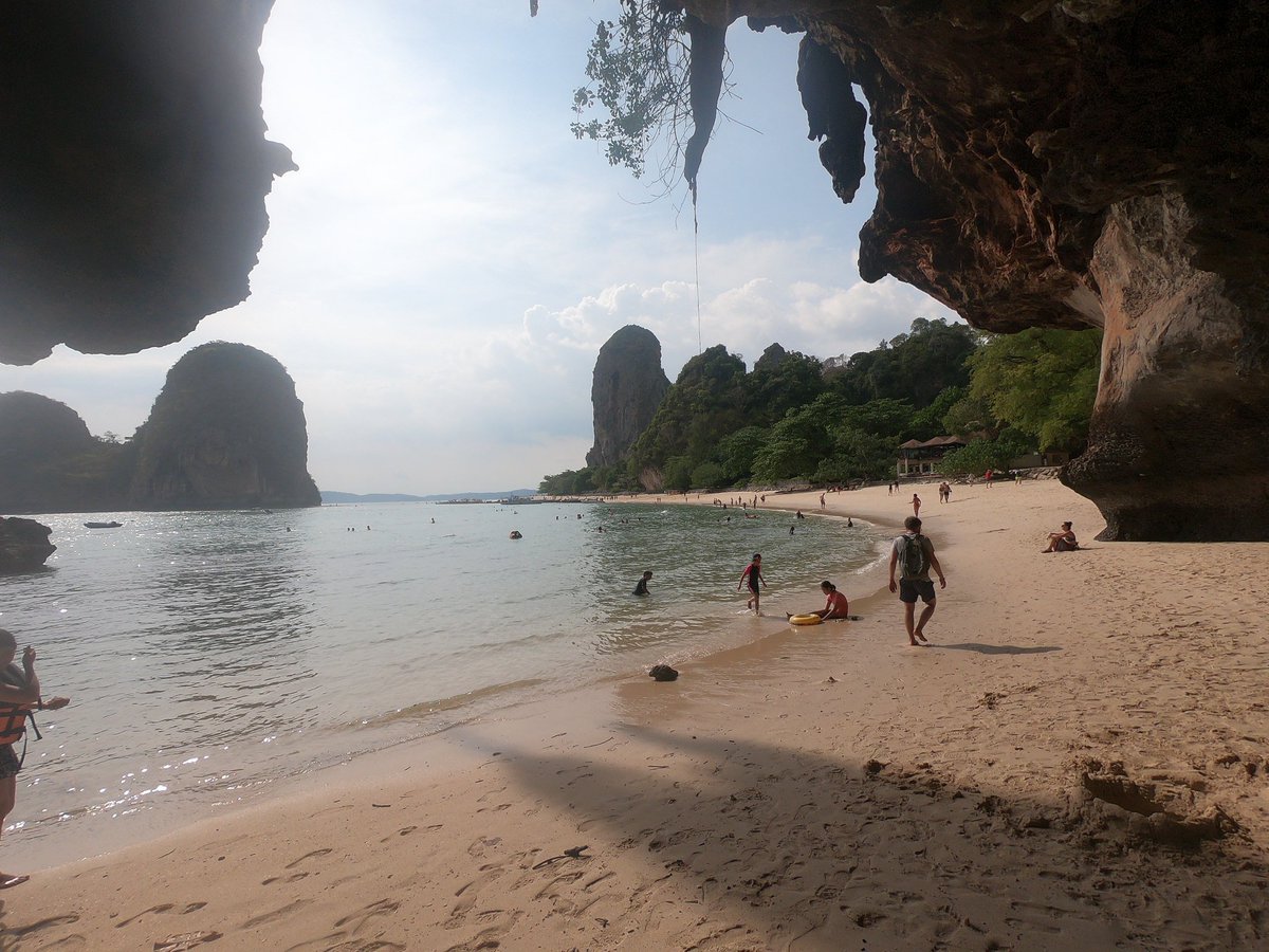 ourbigplanet's tweet photo. Our latest travel story is live, covering our adventures in Krabi, Koh Phi Phi and Koh Lanta in Thailand. We took on a whole range of activities from pub crawls to seeing Maya Bay (where The Beach was filmed), boat parties to snorkelling with tropical fish https://t.co/lC4bSKMvW2 https://t.co/lSX0F6l5va
