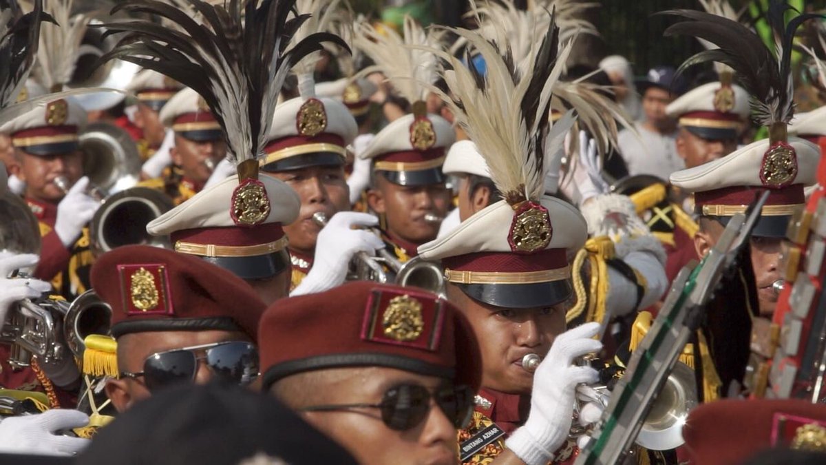 asiangames2018's tweet photo. Terimakasih telah turut memeriahkan acara #AsianGamesParade dan salut sebesar-besarnya untuk penampilan yang maksimal.
Dan selamat kepada  DrumCorps Cendrawasih  AKPOL telah dinobatkan sebagai
Best Marching Band by INASGOC https://t.co/BlMTNETmkj