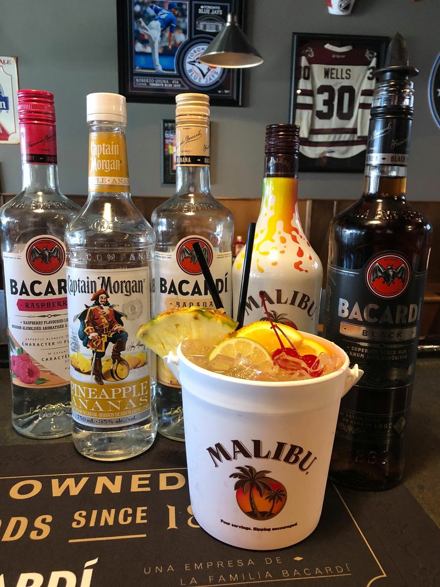 PieGuysOfficial's tweet photo. Bring Mom in for a #FreeDessert and try our NEW #BucketOfFun or #MightyCaesar on the patio!  It’s a gorgeous day here at #PieGuysTapAndGrill !!! https://t.co/mBS9PVY0bx