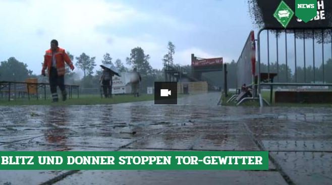 DeichStube's tweet photo. Das #Werder-Testspiel gegen eine Auswahl der Samtgemeinde #Lengerich ist abgebrochen worden. Eindrücke aus #Gersten und Infos von Sportchef #Baumann gibt's im Video 👉 https://t.co/kJqBvSLPsy https://t.co/el2yNbnVg3