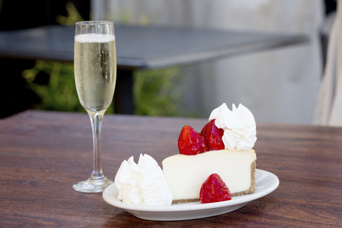 The Cheesecake Factory 🍰 tweet media