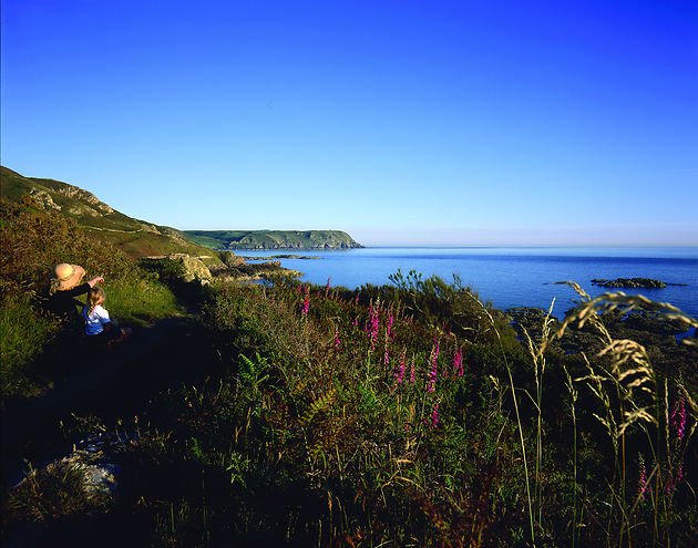 GuideDuRoutard's tweet photo. Le tour du #Cotentin ; une superbe randonnée à faire cet été pour répondre à l’appel du large en @Normandie => https://t.co/4hvmb4MeHC @MancheTourisme https://t.co/hRvHlUeh3r