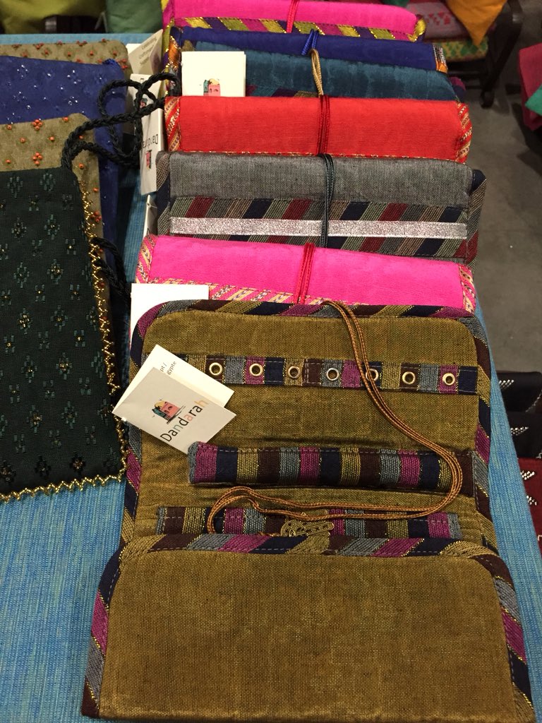 dandarah_store's tweet photo. Still looking a special gift for your #mom? What about an elegant #handmade #crossbody bag, scarf or #clutch? Visit our booth today at #bgfg2018, Enercare Center, #Toronto or go online at https://t.co/jRTh1BL822.
#dandarahstore #mothersdayΒ #handmadewithlove #bgfg2018 #giftideas https://t.co/9VBigHgqhB
