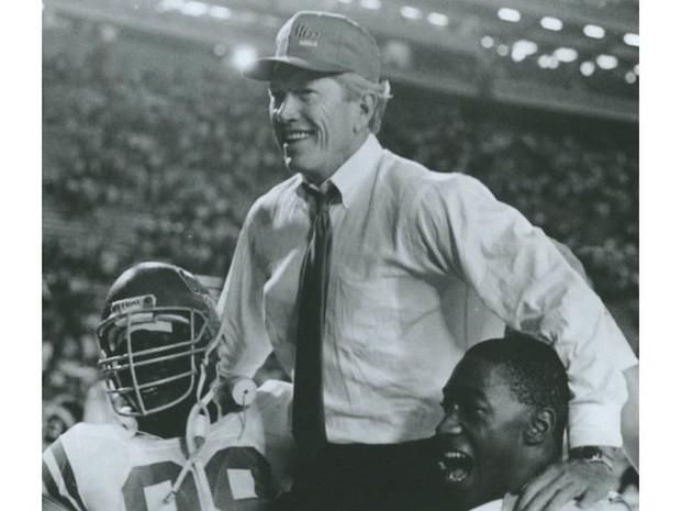 _CollegeNetwork's tweet photo. The College Network Former Ole Miss coach Billy Brewer dies at 83 https://t.co/VV0tcscz82 https://t.co/TCCJO52Ng0