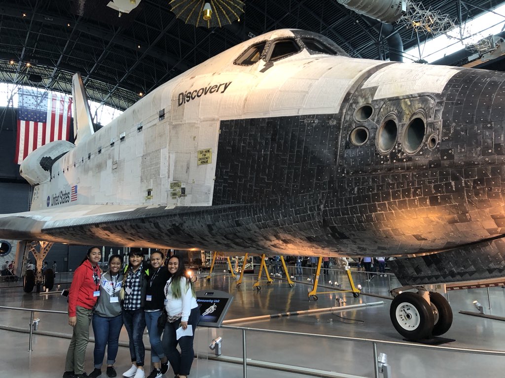 CUkatieC's tweet photo. .@CloseUp_DC students from the Pacific Islands visit the Udvar Hazy Space Center @airandspace  #udvarhazy https://t.co/OgHPE1y2oK