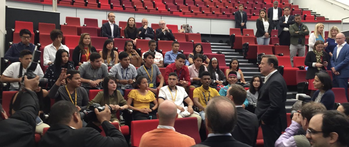 DrApurbaKundu's tweet photo. It was a pleasure to host Panama President @JC_Varela at @AngliaRuskin and watch him interact with our @angliaruskinLSU English language students from his country. Late afternoon sunshine meant #Cambridge was also at its best. https://t.co/8GagpKmEC6