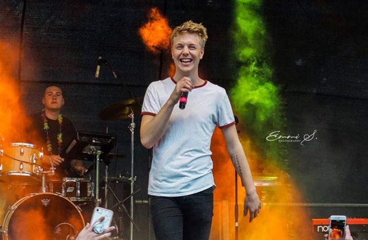 TMLDotCom's tweet photo. May 11: Fan taken photos of The Main Level performing in Tønsberg. {7} https://t.co/ZYDBzoIwMr
