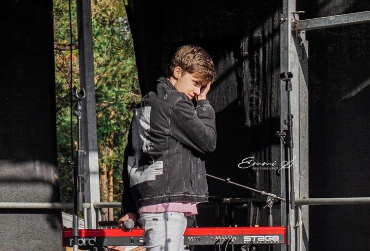 TMLDotCom's tweet photo. May 11: Fan taken photos of The Main Level performing in Tønsberg. {7} https://t.co/ZYDBzoIwMr