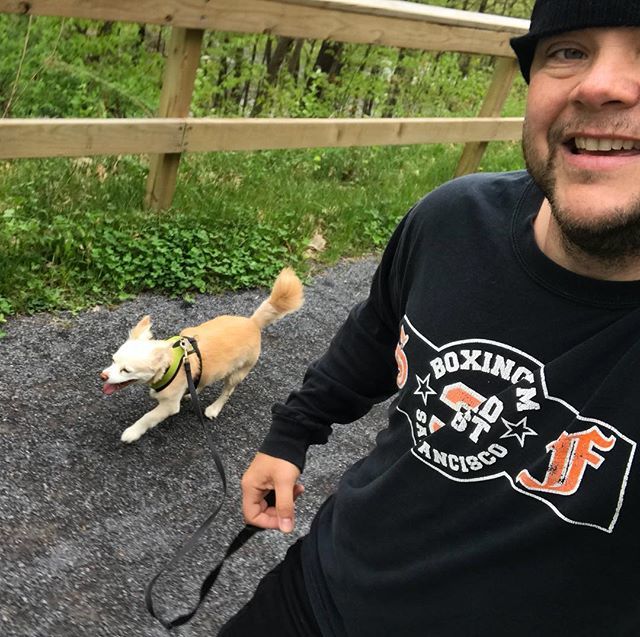 SelfieRunner's tweet photo. Two old guys out for a run.  #happybirthday to my best running buddy. Ya still got it, old dog. #chihuahuasofinstagram #runningdog #adoptdontshop #trailrunning #whorescuedwho #dogsofinstagram #dog❤️ #muttsofinsta #mutts https://t.co/4PS1Nuntwy https://t.co/Bauqyeb5Px