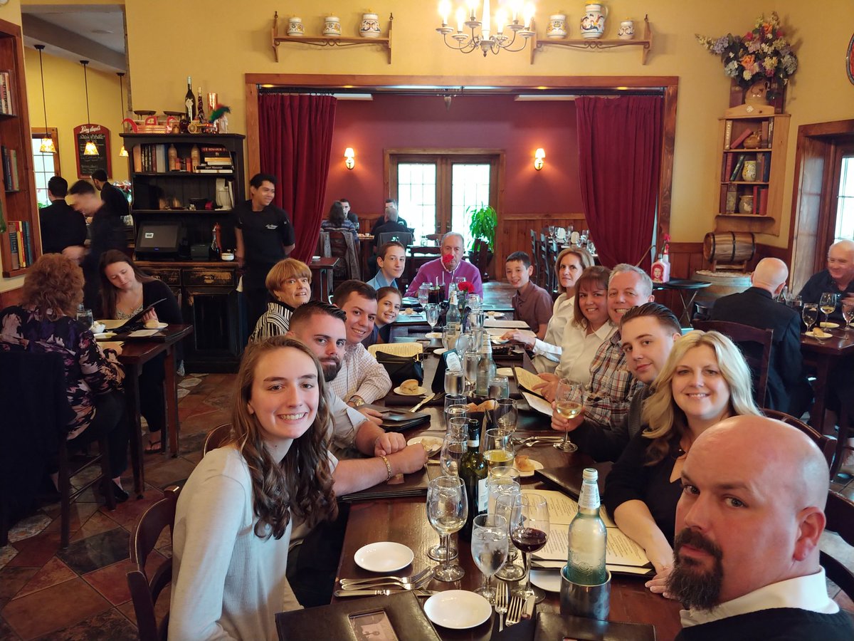 pomara_matt's tweet photo. Happy #MothersDay @LaVolpe https://t.co/1NlCX7DMSg
