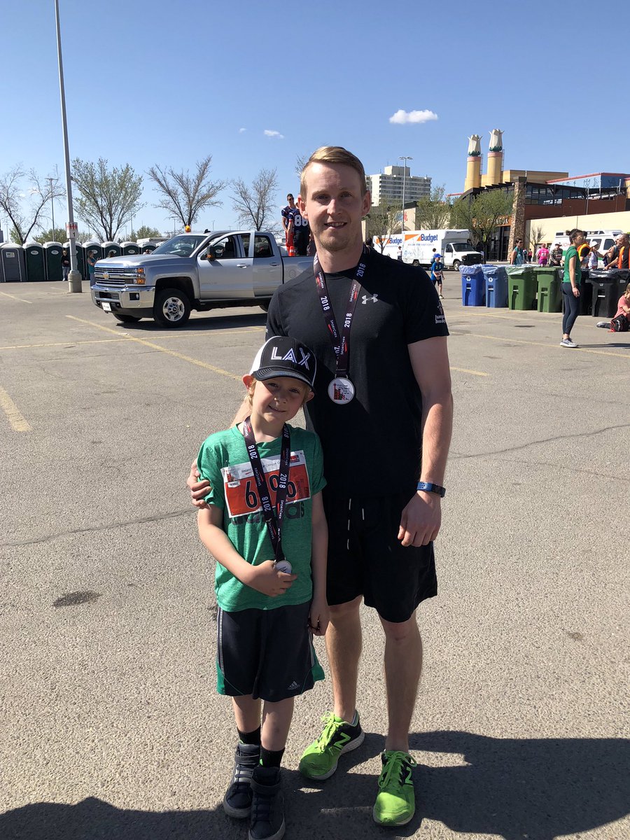 ryanstaceygolf's tweet photo. Happy Mother's Day @Bslice21 ! Great day for the @SportChek 10km run and 5km walk! https://t.co/Z9kPUeTT4R