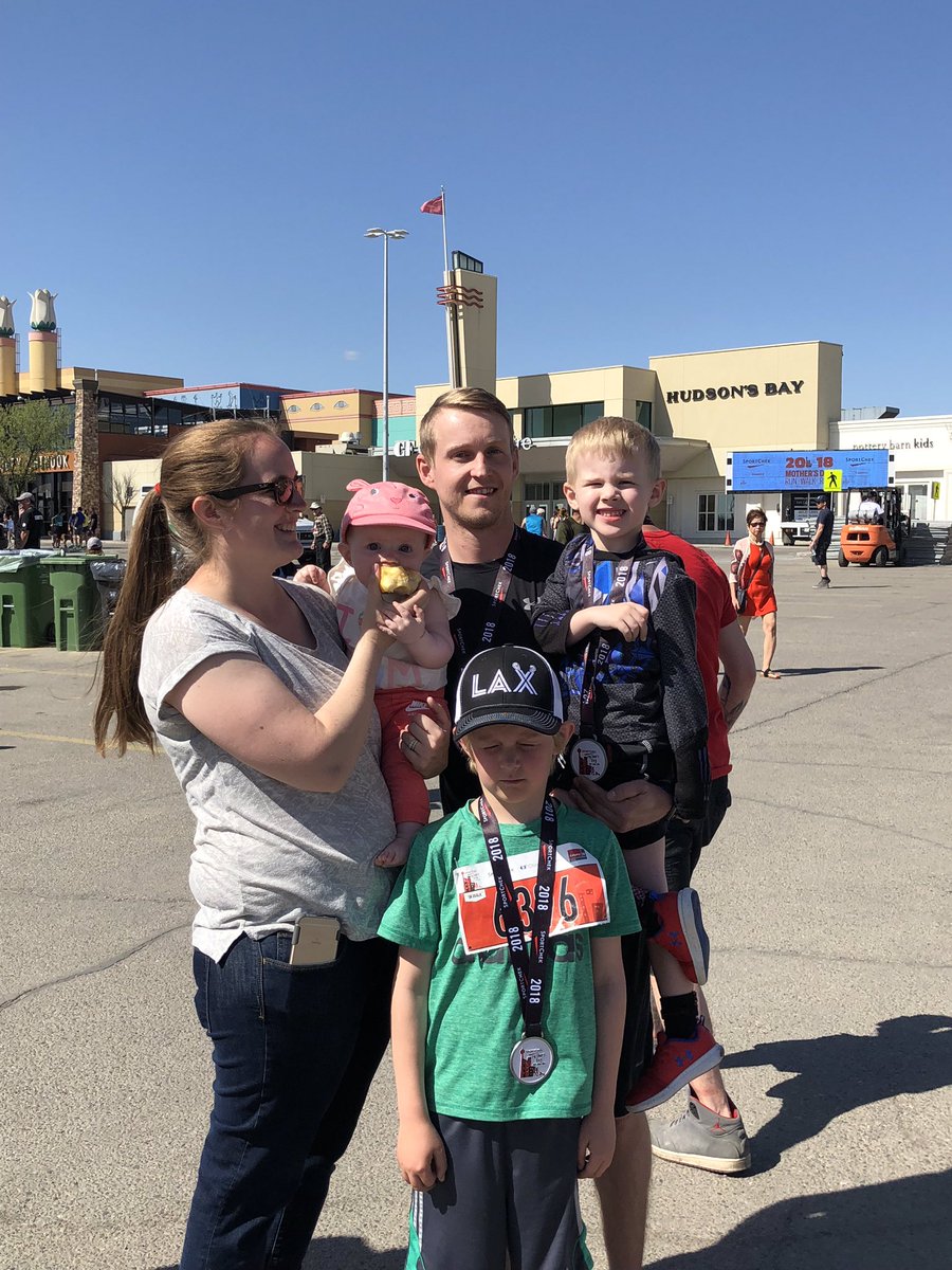 ryanstaceygolf's tweet photo. Happy Mother's Day @Bslice21 ! Great day for the @SportChek 10km run and 5km walk! https://t.co/Z9kPUeTT4R