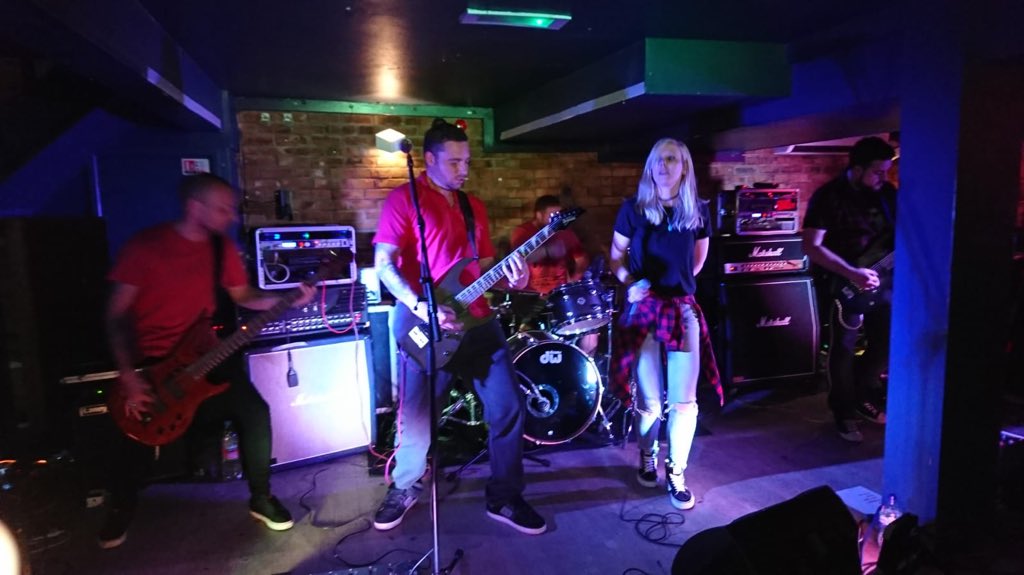 We had lots of fun at @BassmentBar in #Chelmsford last night. Thank you to the incredible <a href="/ciawofficial/">Caught In A Wave</a> guys for having us down along side the amazing <a href="/Rosey_Roisin/">Roisin O'Hagan</a> , what a voice! #livemusic #femalefrontedband #smallvenues