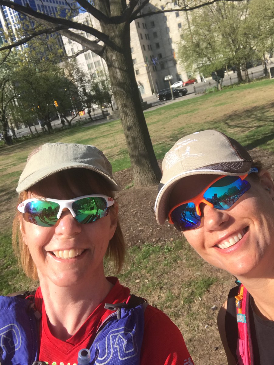 DeltaD613's tweet photo. Warm up with the Slater RR for the half marathon course trial run. #runningroom #run #runner #bestrunfriends @AverageRunnerK https://t.co/vQSzqRRHqt