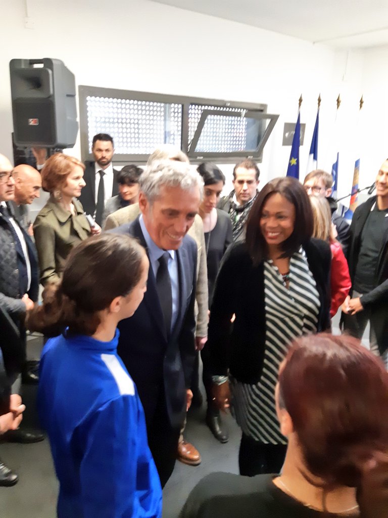berradareda69's tweet photo. Échanges avec des jeunes #boxeurs et #boxeuses, salle de #boxe Mohamed Ali !
@Saurel_P @FlesselLaura
@montpellier_ https://t.co/3CVP44p325