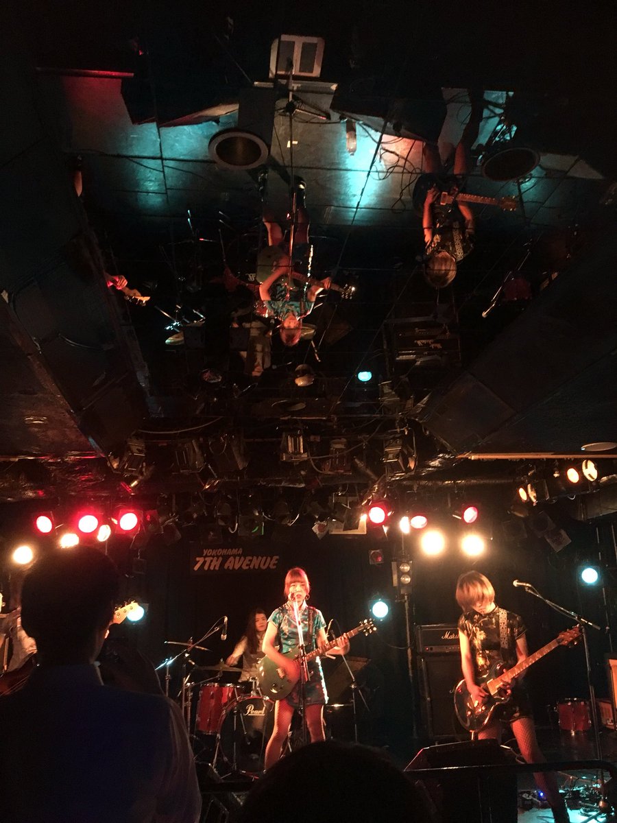 you_dr32's tweet photo. 今日はLICKを見に横浜7th AVENUEに行ってきましたー✨
LICKめっちゃいい！6月対バンだけど、これから特訓しないとフラベヤバイなとマジで思いました😭
明日から修行です

#LICK
#7thAVENUE
#横浜 https://t.co/u1QE1t2yKG