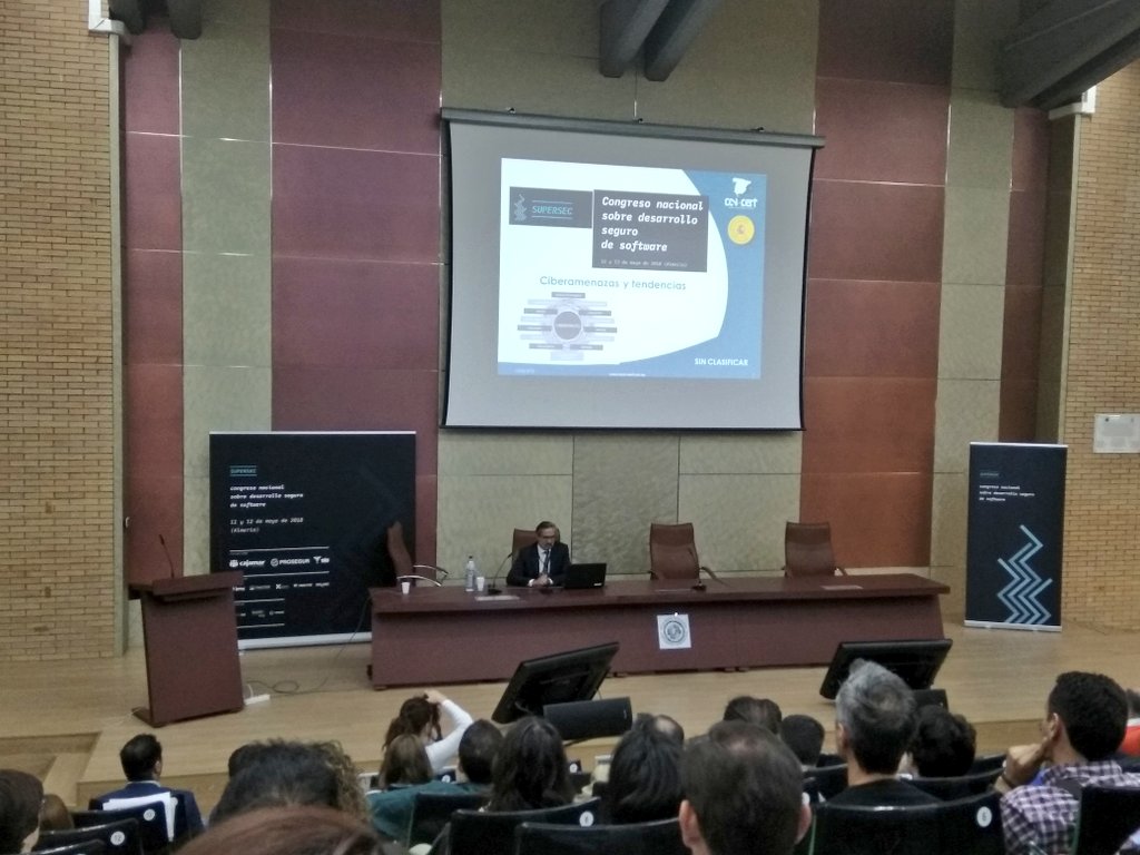 JokeJuan's tweet photo. Cerrando un gran congreso  @SuperSEC_ES con la presencia del @CCNCERT https://t.co/Inky0chcGa