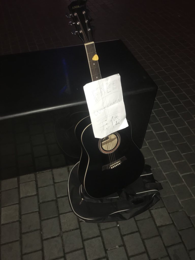 dreworder's tweet photo. Went to a park today and played a little show on guitar. Some man drew my portrait and I got some people to watch me. I gave away the guitar when I was done since I can’t bring it home. https://t.co/yDzK0UCY97