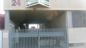 RennieStock's tweet photo. 1140sqm Warehouse/Industrial Property To Let in Wynberg JHB Contact: Brendan 0827727168 or visit: https://t.co/winQg7OPGv https://t.co/XOwASLizbx