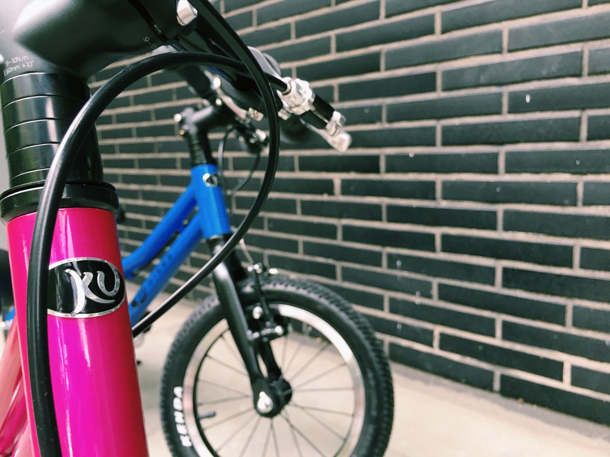 kowi_k's tweet photo. cornern mit den neuen Rädern. Jemand eine Idee wo ich winzige drop bars & cycling caps herbekomme? 😬
#nplus2 #twindadproblems #kubikes https://t.co/PRvroqz6WS