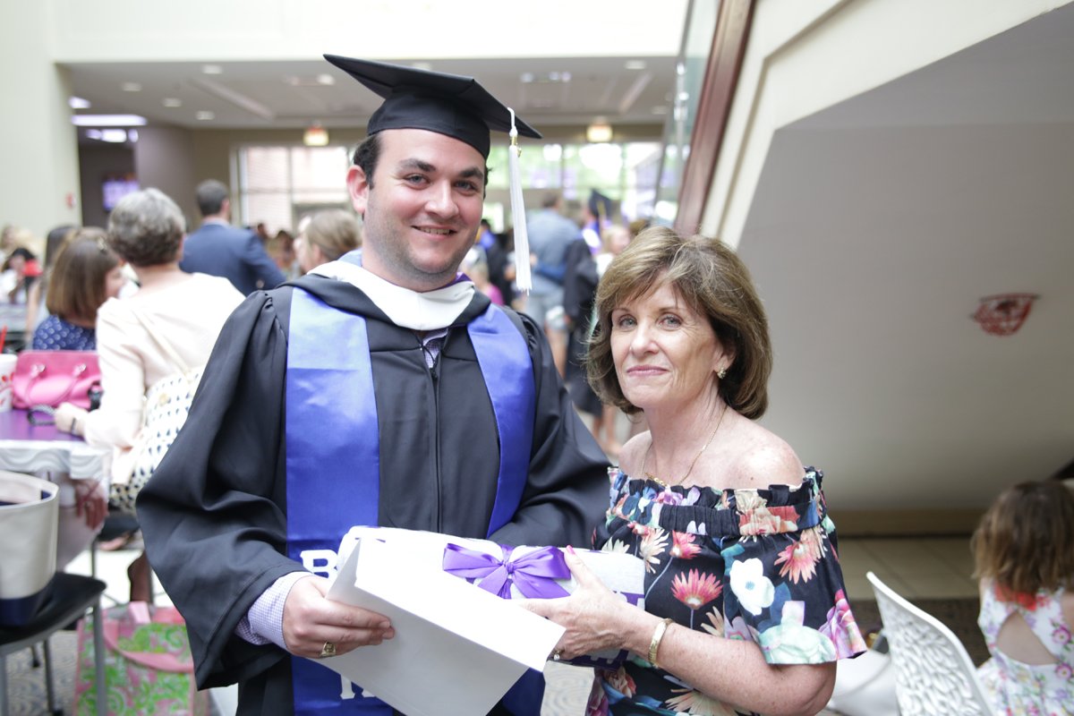 HighPointU's tweet photo. Happy Mother’s Day 🌷from HPU! https://t.co/MTffYFwW1B