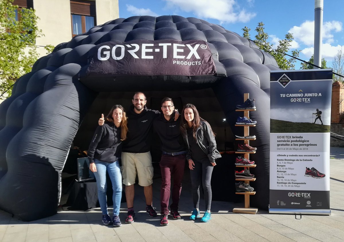 mireia_blanch's tweet photo. ¡Último día en Astorga! Llegan @julis_pi y Pedro para tomarnos el relevo. Si sois peregrinos y tenéis ampollas o heridas en los pies los encontraréis en Sarria y Santiago.
Agradecer a @GORETEXeu @unitelements @EnricViolan y @Chiruca por esta EXPERIENCIA. #TuCaminoJuntoAGoretex https://t.co/GcU1tDLpKO