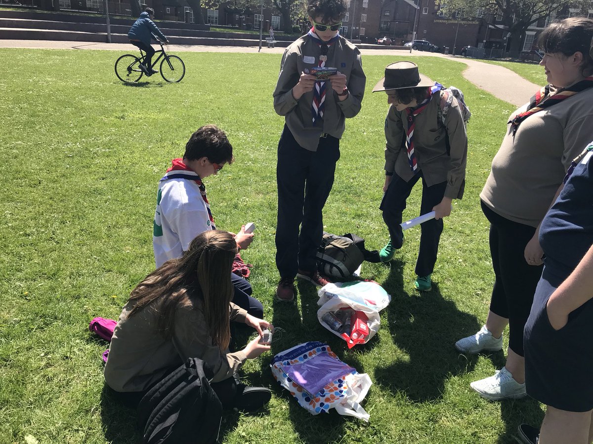 TitansExplorers's tweet photo. Nailing those challenges today on @NW_Hunt @ShelterBox Scavenger Hunt
Hoping to bring back the trophy for @CheshireScouts 
What #BigGreenBox 
#iScout #ScoutingForAll https://t.co/KNjwoNOtfP