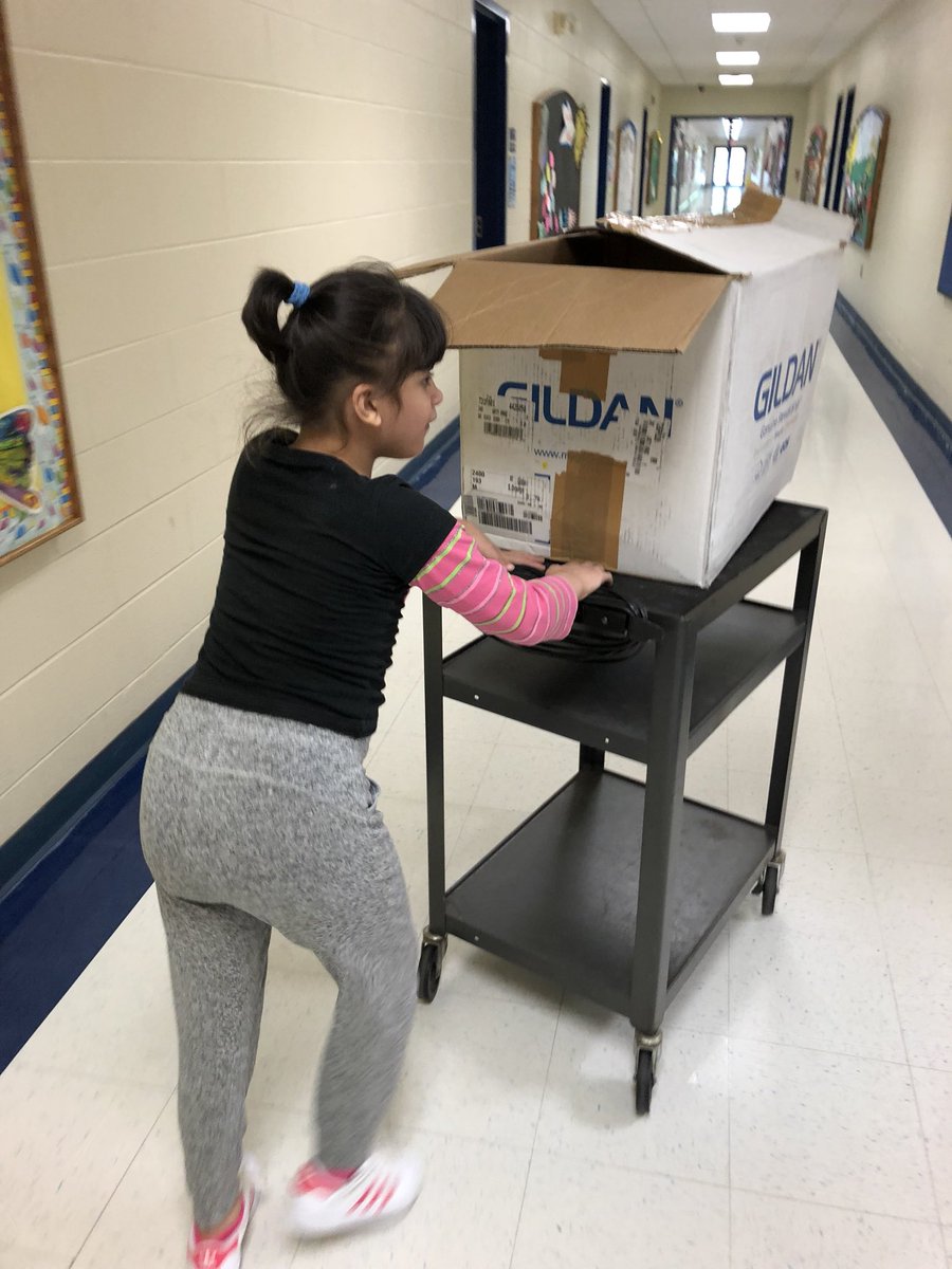 KillenCrystal's tweet photo. #dynamicdolphins delivering Special Olympic T-shirts @SSE_Dolphins https://t.co/BQUqA6DMvK