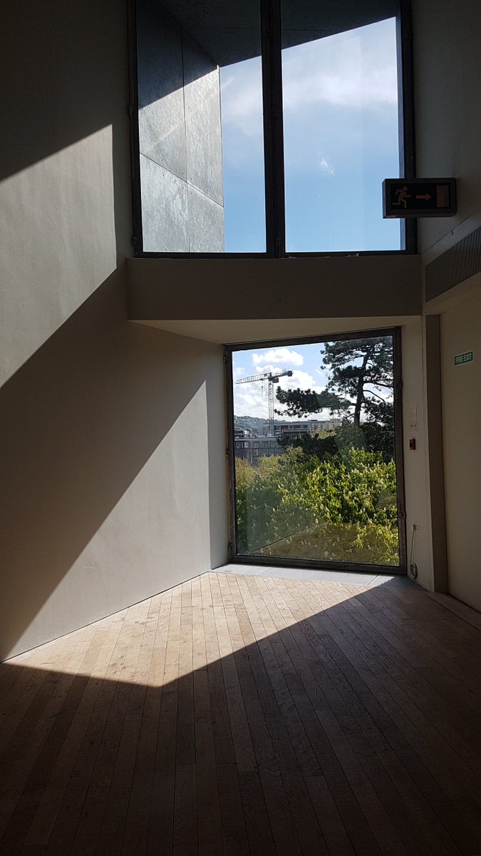 glucksman's tweet photo. What beautiful light shines through the gallery. Be sure to call in today to the gallery to check out our latest exhibitions! We're open until 5pm #Glucksmangallery #DOUBLETAKE #Galleryspaces #Cork #Sunday https://t.co/mwbnqTEfEZ