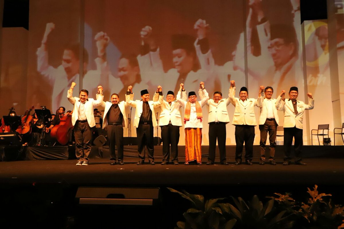gen_AMPM's tweet photo. @PKSejahtera Untuk Indonesia 🇮🇩
.
.
@MardaniAliSera @anismatta @hnurwahid @aheryawan @salimsegaf @msi_sohibuliman @tifsembiring @irwanprayitno @Muzzammil_Yusuf 

Semoga selalu dalam naungan keberkahan Allah SWT https://t.co/zZS1xJWolH