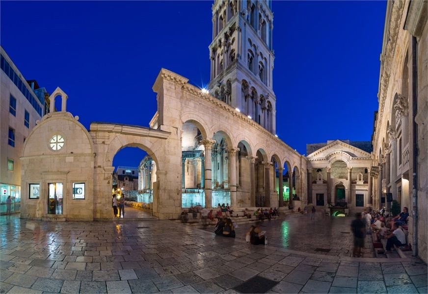 Split, breathtaking ancient Roman monuments and beautiful beaches