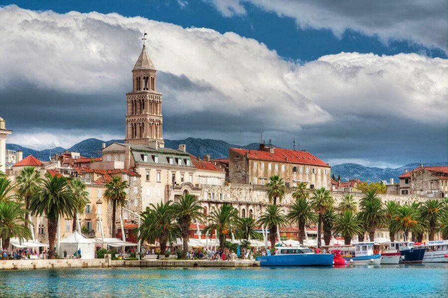 Split, breathtaking ancient Roman monuments and beautiful beaches