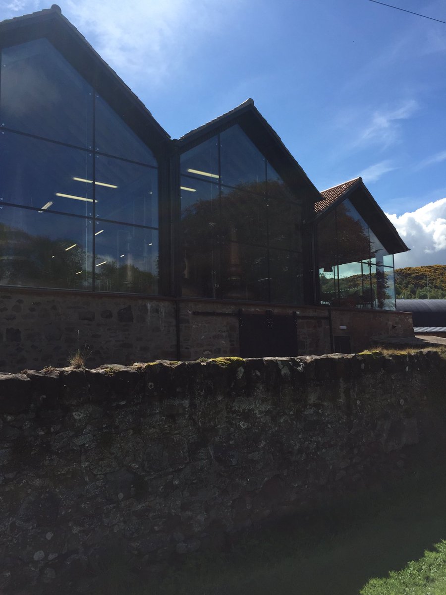 LindoresAbbey's tweet image. For the horticulturally minded if you, this is titled ‘copper in copper’! #CopperStill #CopperBeech #sunshine @Fife