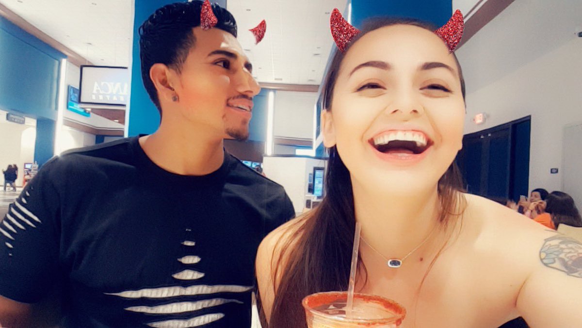 RozzyRozzz's tweet photo. We had fun at the movies last night 💕 #firstdatenight In so long https://t.co/L0OK3y2sKQ