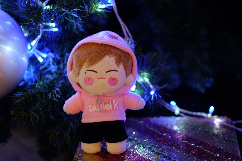 nanofoxy's tweet photo. 👛ตุ๊กตาคุณแดนกับตุ๊กตาซอนโฮ น้องยังมีนะคะ ♥ตอนนี้มีโปรส่งฟรีงับ #FDAMarket #ตลาดแฟนอาร์ต #ตลาดนัดWANNAONE #ตลาดนัดซอนโฮ #ตลาดนัดPRODUCE101 #ตุ๊กตาwannaone #ตุ๊กตาบังทัน #ตุ๊กตาexo #WannaOneWorldTourinKL #wannaone_market #Wannaone1stCONCERTINBKK #EYESONYOUINBKK https://t.co/3bXeVxAOuS