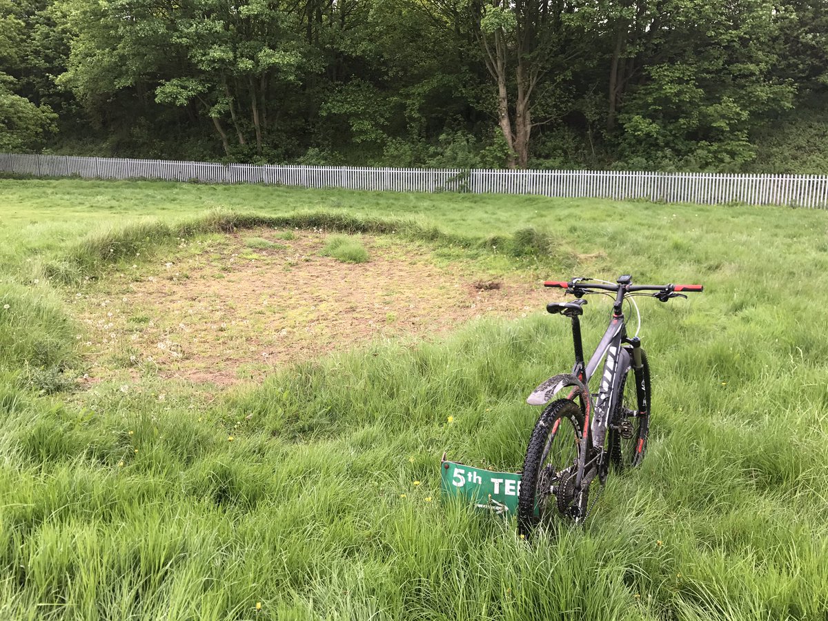 stevehigh4's tweet photo. Bit of everything today, exploring #singletrack, old golf courses & industrial areas on @bikeonscott @LincsSkies #aatr #goride, #mudplugging #dirtjunkiez https://t.co/dw0CmpaXIP