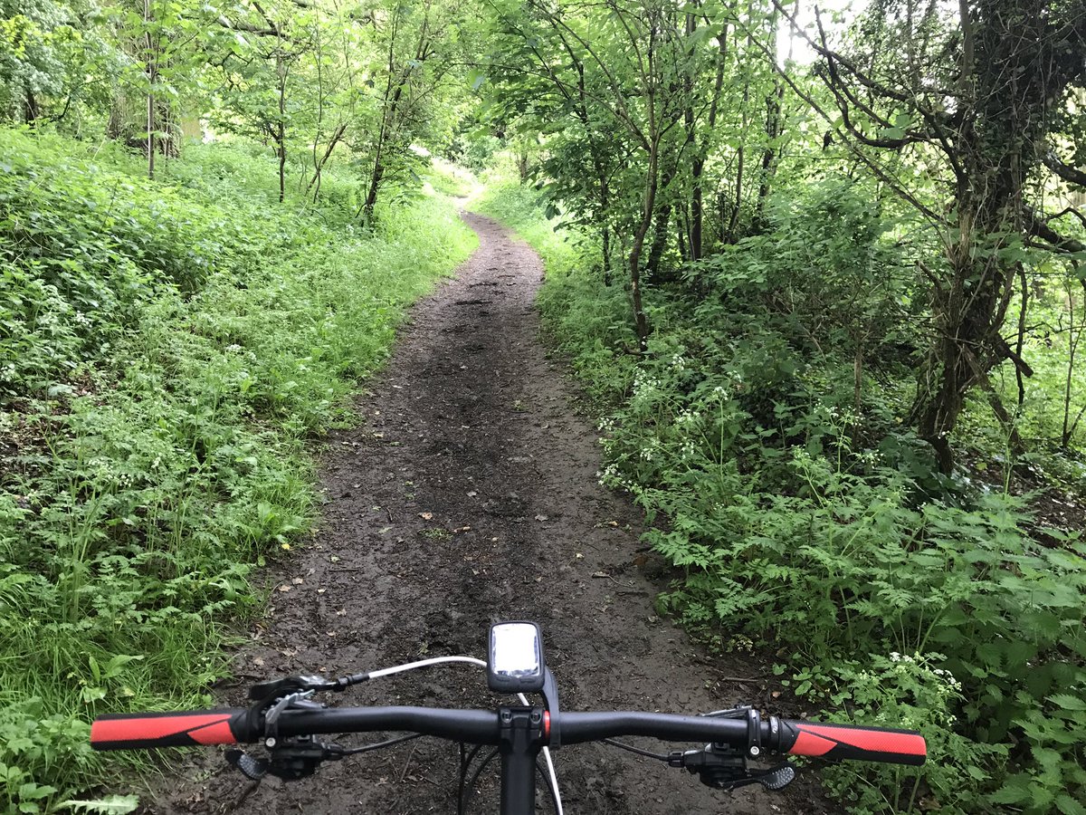 stevehigh4's tweet photo. Bit of everything today, exploring #singletrack, old golf courses & industrial areas on @bikeonscott @LincsSkies #aatr #goride, #mudplugging #dirtjunkiez https://t.co/dw0CmpaXIP