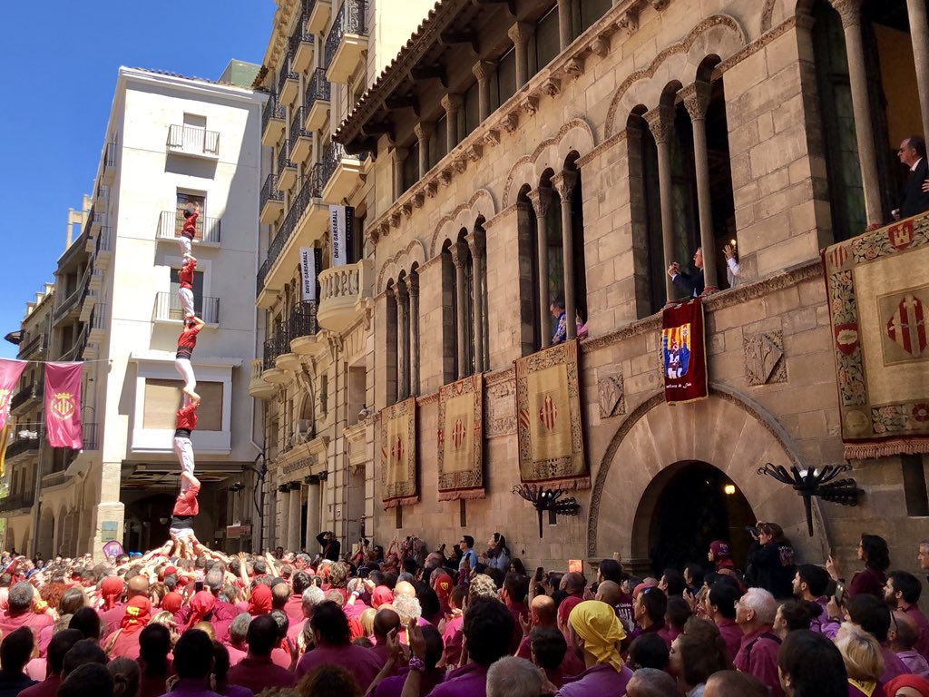 collavella's tweet photo. ➡️ Avui a #Lleida, a la Festa Major de Sant Anastasi hem fet: 5de8, 3de9f, 4de8p, pde6, 3pde5, i 3pde4. (1/2)

#castellers https://t.co/JpHLhrfdUO