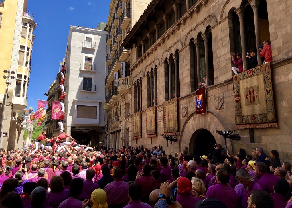 collavella's tweet photo. ➡️ Avui a #Lleida, a la Festa Major de Sant Anastasi hem fet: 5de8, 3de9f, 4de8p, pde6, 3pde5, i 3pde4. (1/2)

#castellers https://t.co/JpHLhrfdUO