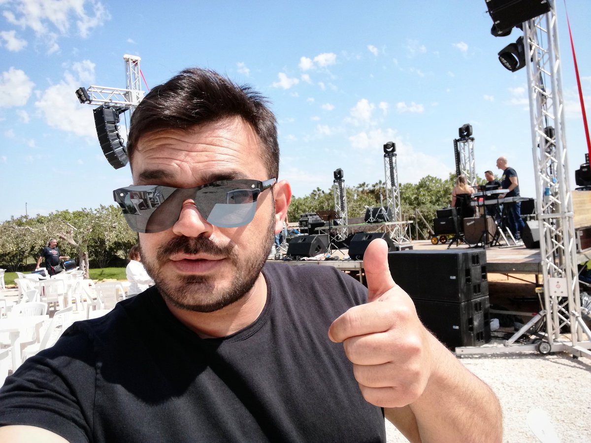 epmoretti's tweet photo. Vi aspetto tra poco al #Chiedilaluna di Marsala (TP)!! 😎👍🎤
LIVE MUSIC FEST - Start: 17:00
#epmoretti #singer #marsala #sicilia #livemusicfest https://t.co/GytonLWYMi
