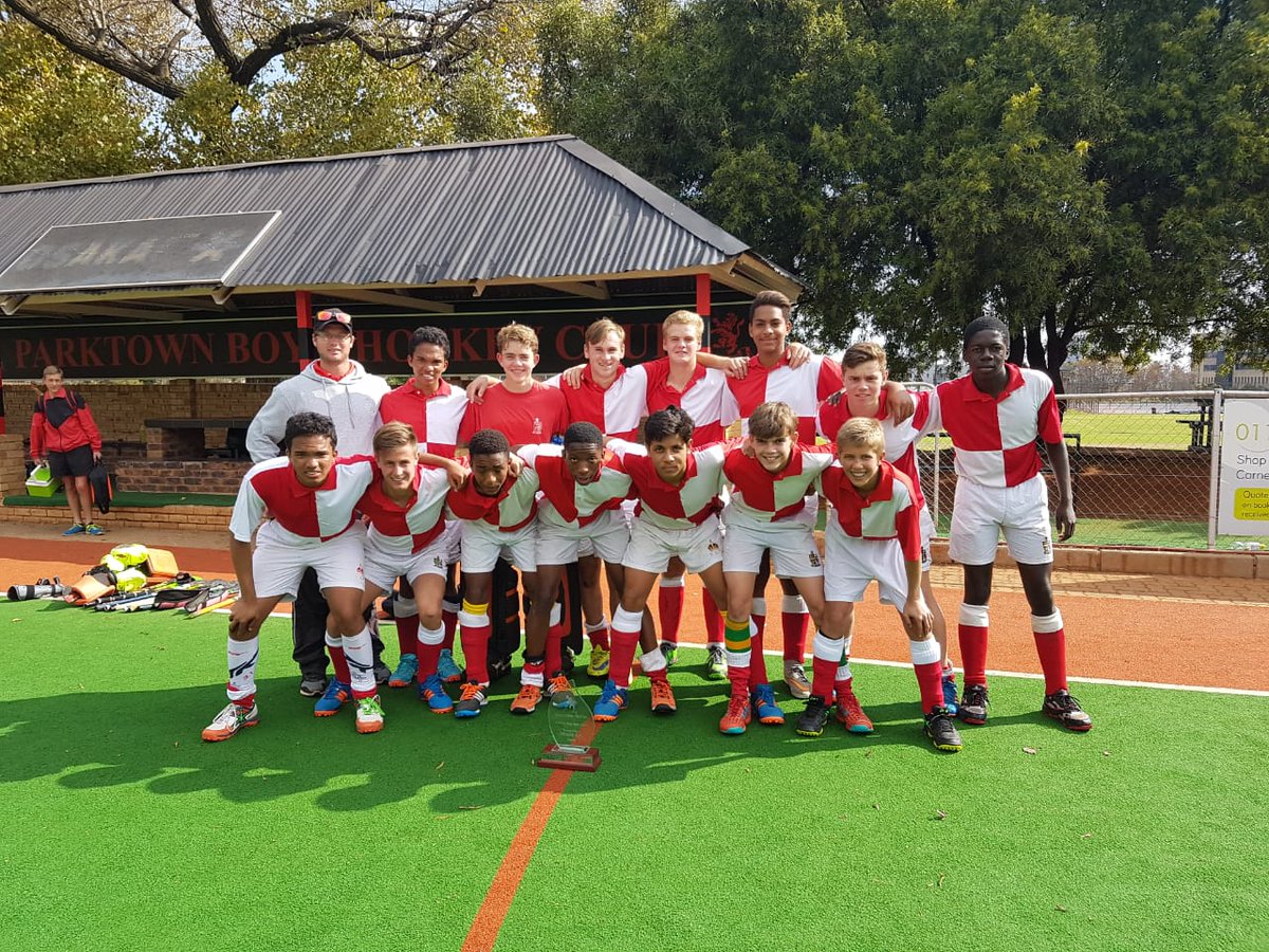 KingEdVIISchool's tweet photo. #RedHockey #Winners @KingEdVIISchool
#AitkenCSection 2nd XI
#Top8 16A
#BodenCup 15A
#RedHockeyClub🏑🏆#redcongrats #redclass #redpride #GoSchool
@DaMata1975 @zingy099 @vHoesslin @newland_nell #redchampions Thank you #RedArmy parents for your support all weekend! https://t.co/aOQ0aH9BBx