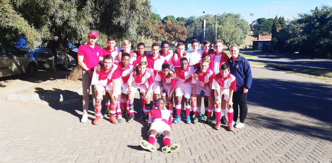 KingEdVIISchool's tweet photo. #RedHockey #Winners @KingEdVIISchool
#AitkenCSection 2nd XI
#Top8 16A
#BodenCup 15A
#RedHockeyClub🏑🏆#redcongrats #redclass #redpride #GoSchool
@DaMata1975 @zingy099 @vHoesslin @newland_nell #redchampions Thank you #RedArmy parents for your support all weekend! https://t.co/aOQ0aH9BBx