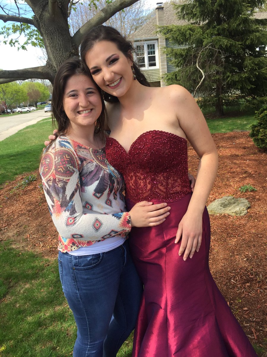 lauren_duquette's tweet photo. So proud to call you not only my cousin, but my role model. Congratulations Kellโค๏ธ #ACClassof2018 https://t.co/0rpIpTKy6t