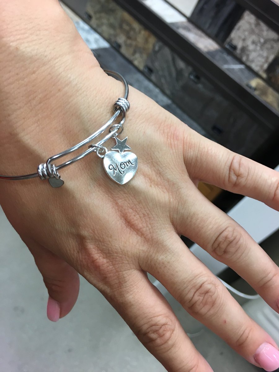 Nancy Bauer tweet media