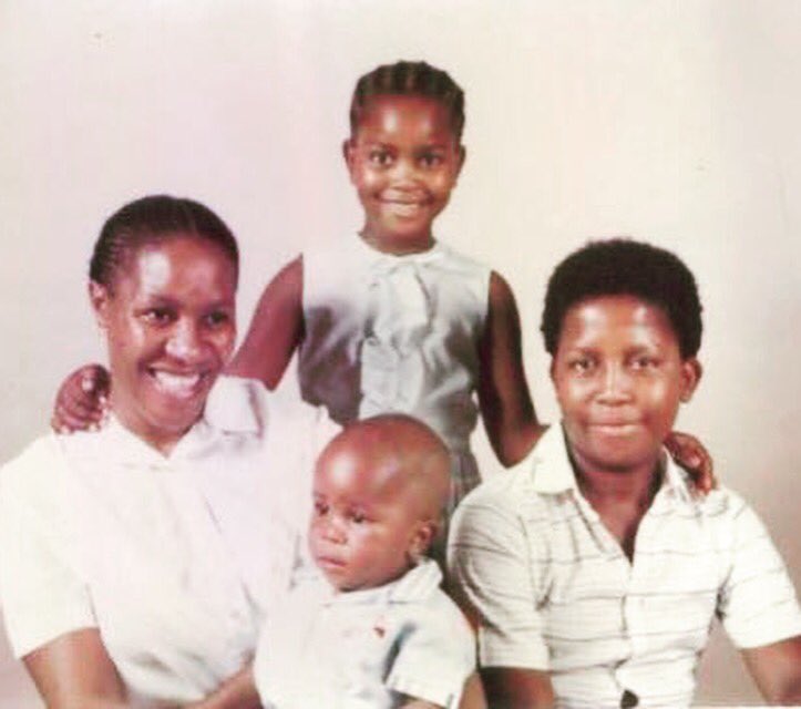 DJFreshSA's tweet photo. We love you, Mama!!! #HappyMothersDay #Salome #MotsalaDiganka #MotswalwaKeMmaNgaka #MminaPhofu https://t.co/2x0TsU2Eky