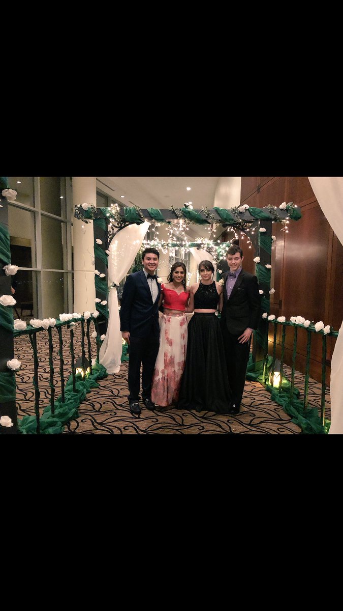 xxxdennis21xxx's tweet photo. Prom 2018 😊👌🏻 https://t.co/ZjyCoxwtG9