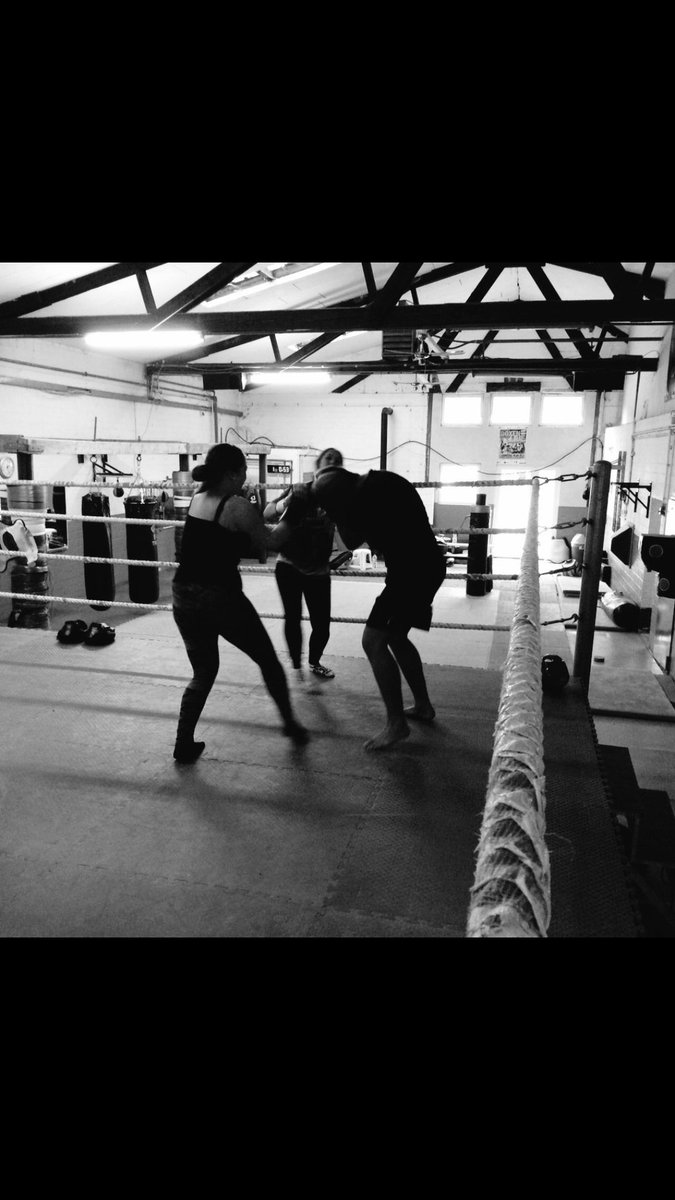 AnniLimberger's tweet image. 3 reasons not to underestimate me : 1. I can box
2. I can shoot with a gun
3. I'm fucking Katniss Everdeen with the Bow and Arrows 👏

#Powerful #strongme