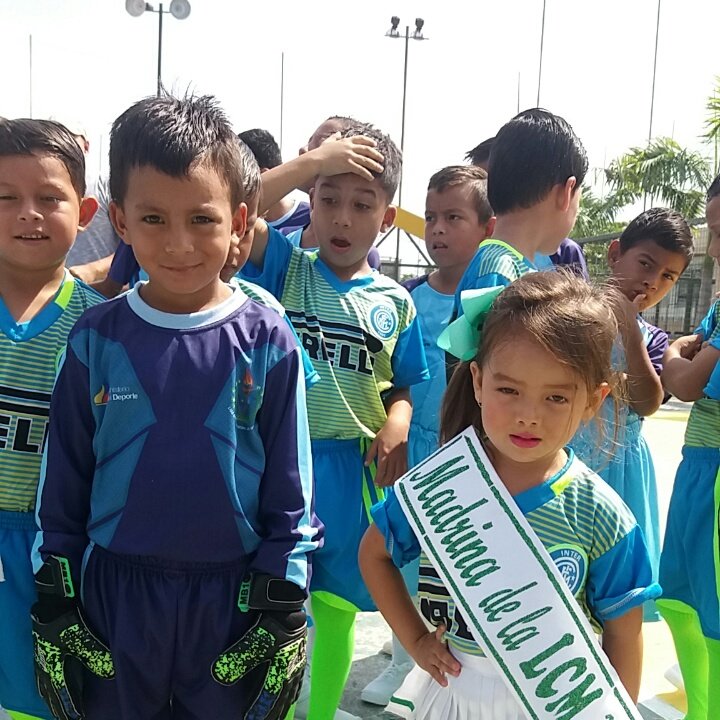 EdisonCadena18's tweet photo. #NuevaFotoDePerfil https://t.co/laLtH1F43U