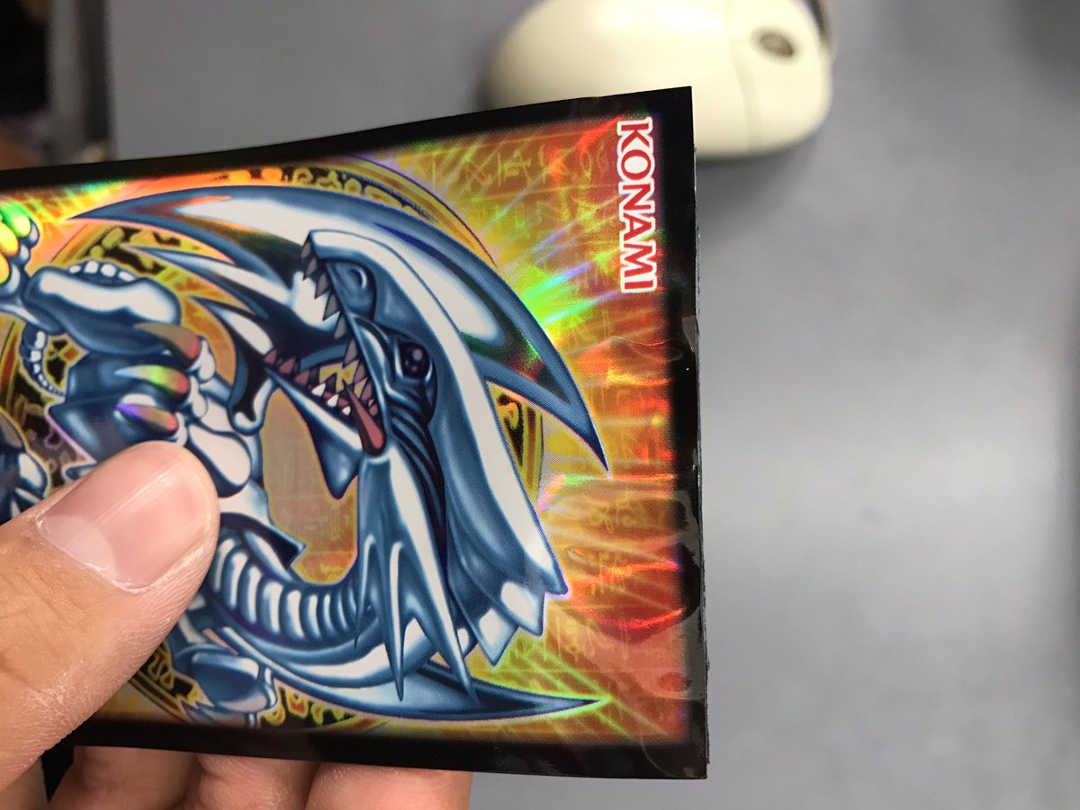 erekitertu's tweet photo. やべぇよKONAMI…上も下も閉じたらカード入らないよ… https://t.co/hiXVjyiMqe