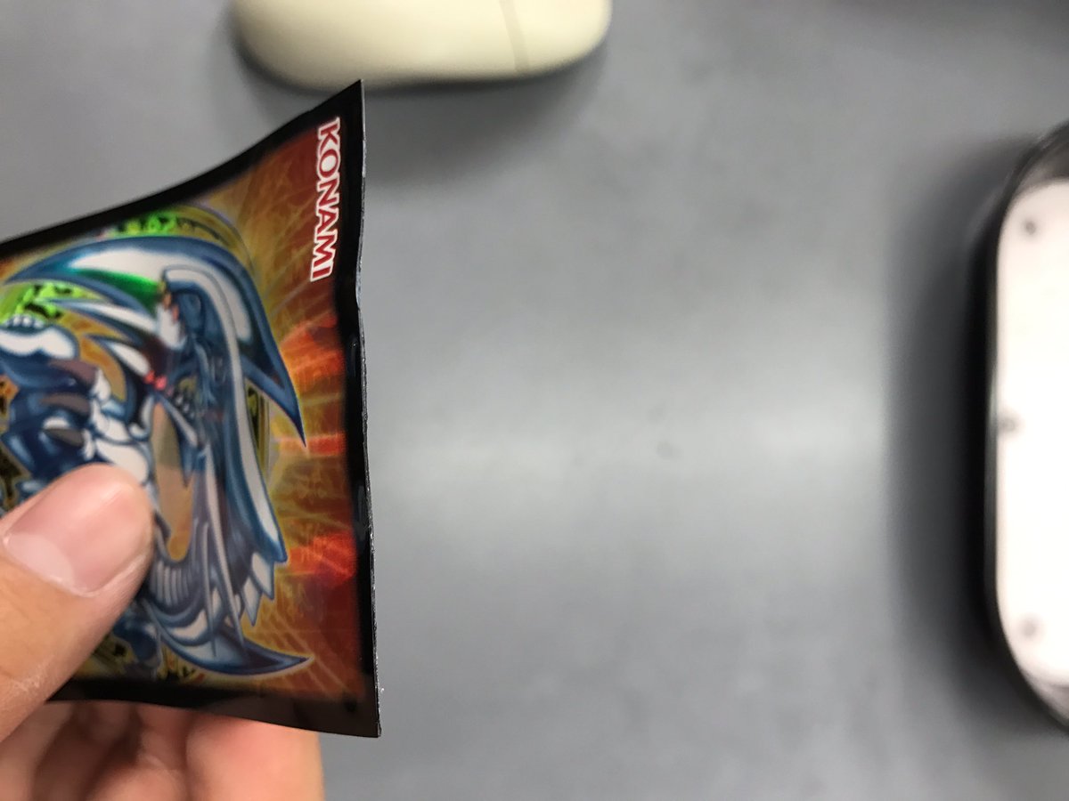 erekitertu's tweet photo. やべぇよKONAMI…上も下も閉じたらカード入らないよ… https://t.co/hiXVjyiMqe